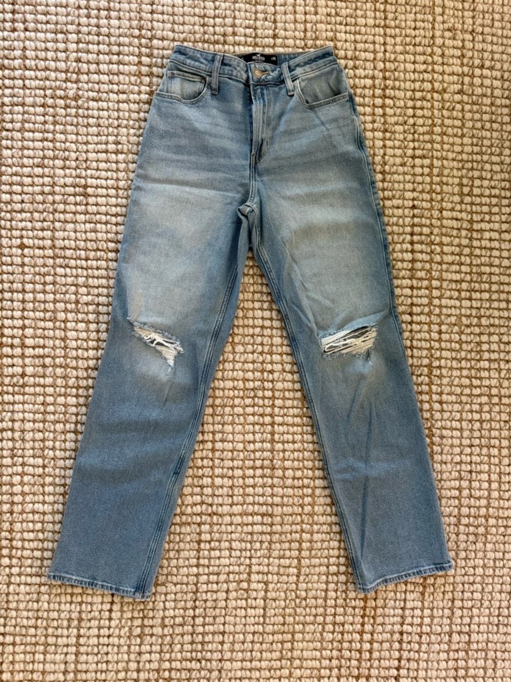 Hollister Ultra High-Rise Dad Jeans Distressed Light Wash W26L or 2 Long